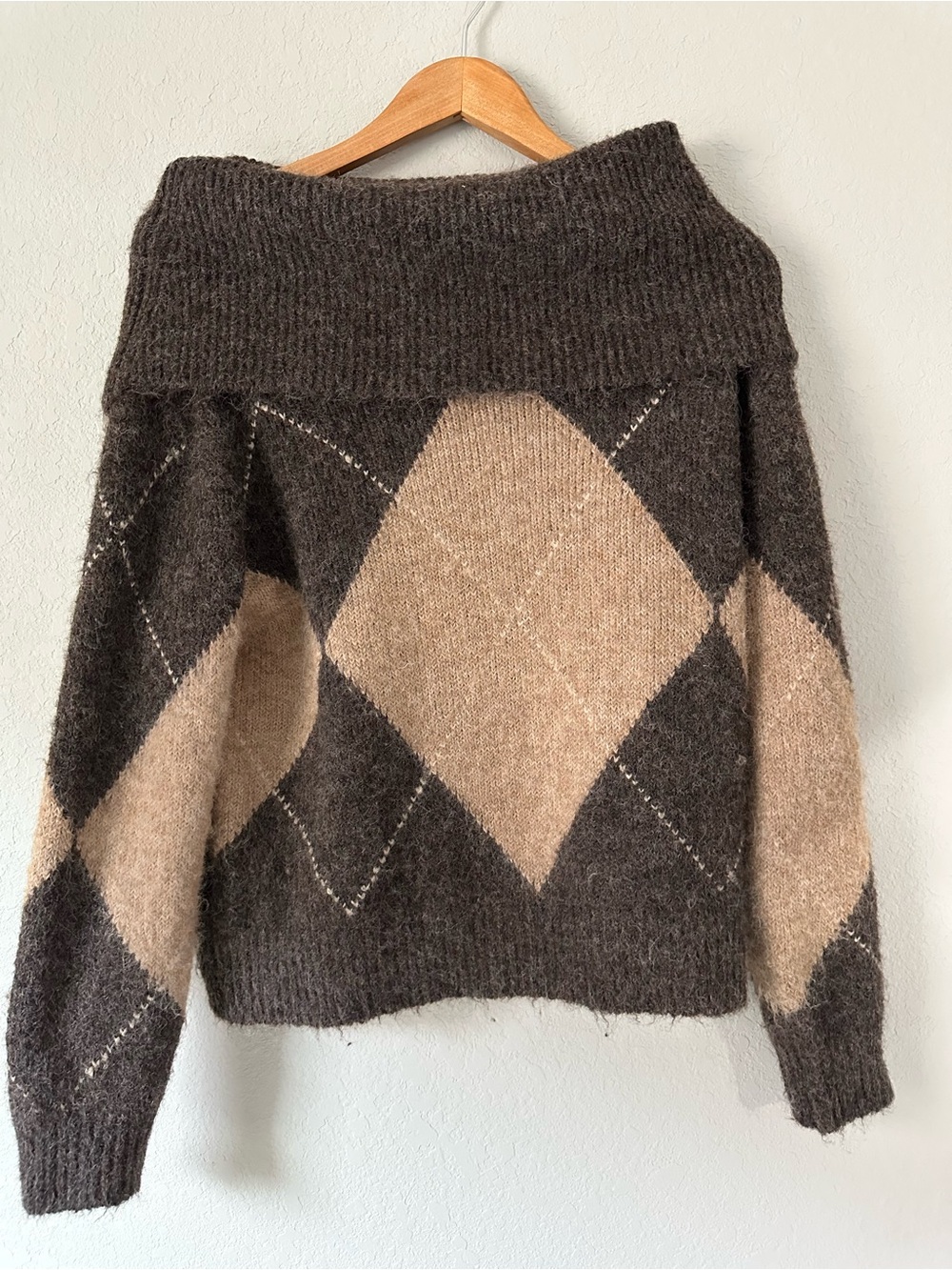 Zara Off-Shoulder Argyle Sweater in Dark Brown and Beige